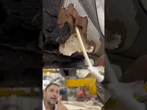 usando espuma expansiva para fazer a lanternagem
