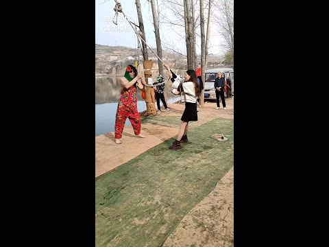These two beauties have fun! #Water Aerial Swing #Watch it and laugh every time #Dangerous actions