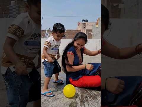 who will win this balloon popping challenge 😀 😳 #shortsviral #youtubeshort #waterballoon #trending