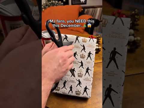 Get yours from the <strong>profile</strong>☝️ #christmasgift #christmas #usa #michaeljackson
