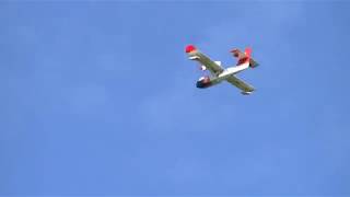 Canadair CL-415 немного пилотажа