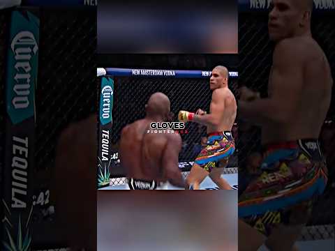 Why They Don't Use The NEW UFC Gloves🥊