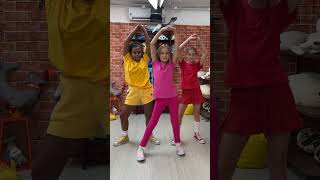 DANCINHA DE AMIGA!