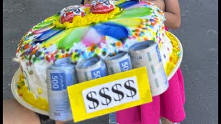 Le dí pastel lleno de billetes a madre honesta para salvar a su pequeña 😭 lloramos