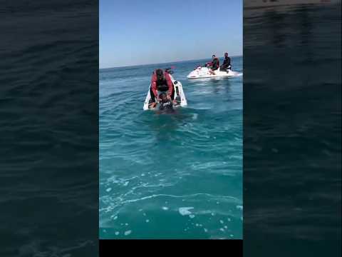 مد يد المساعدة تخلق السعادة #المغرب #العمل #الجزائر #اكسبلور #البحر