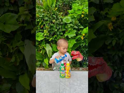 cute baby and dinosaur! p66 🦖🤣👶