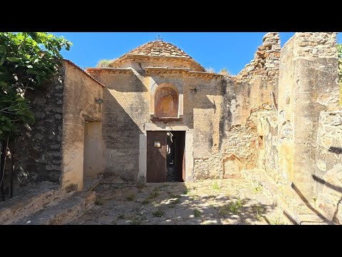 ΜΟΝΗ ΜΟΥΝΔΩΝ, ΣΤΗ ΧΙΟ, ΧΩΡΙΣ ΜΟΝΑΧΟΥΣ ΑΛΛΑ ΜΕ ΜΟΝΑΔΙΚΕΣ ΤΟΙΧΟΓΡΑΦΙΕΣ ΛΑΪΚΗΣ ΤΕΧΝΟΤΡΟΠΙΑΣ!