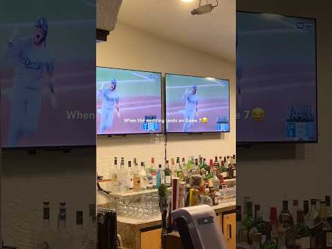 Dodger fans weren’t missing this one😂 #wedding #weddingfunny #dodgers #worldseries