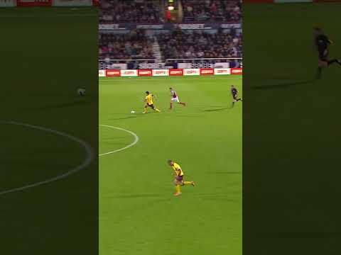 CLEVER TURN &amp; PASS AS ARSENAL SCORE!