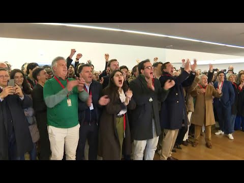 Socialist activists celebrate first round win in Portugal presidential election | AFP