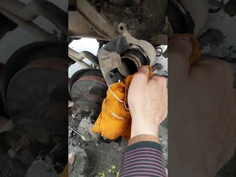 Stuck Brake Caliper? Easy Fix! 🔧#Shorts #BrakeRepair #CarMaintenance #Mechanic