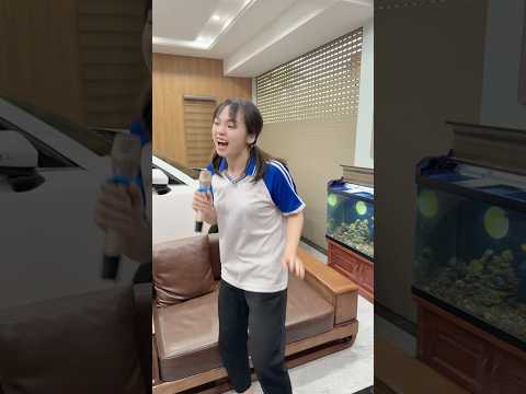 Dì ghẻ mải thức khuya xem phim, Tôm và Sim Quẩy tưng bừng #simnangvlog #tomtaovlog