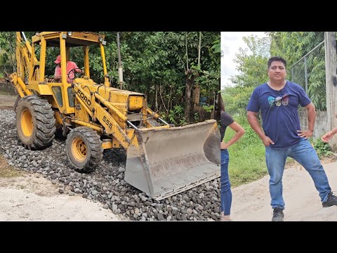 Empezamos con la construcción de nuestra casa, trajimos Maquinaria pesada