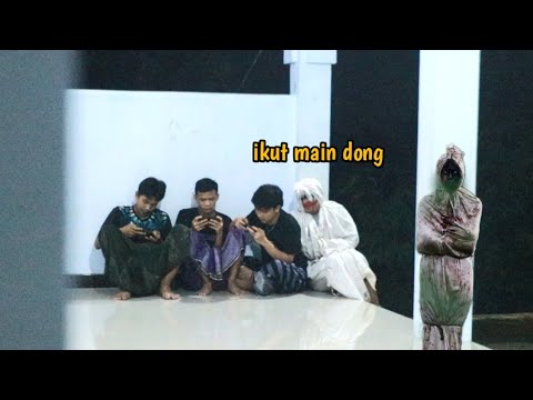 Prank Pocong Paling Lucu || Pocongnya Mau Ikut Main? || Ghost Prank