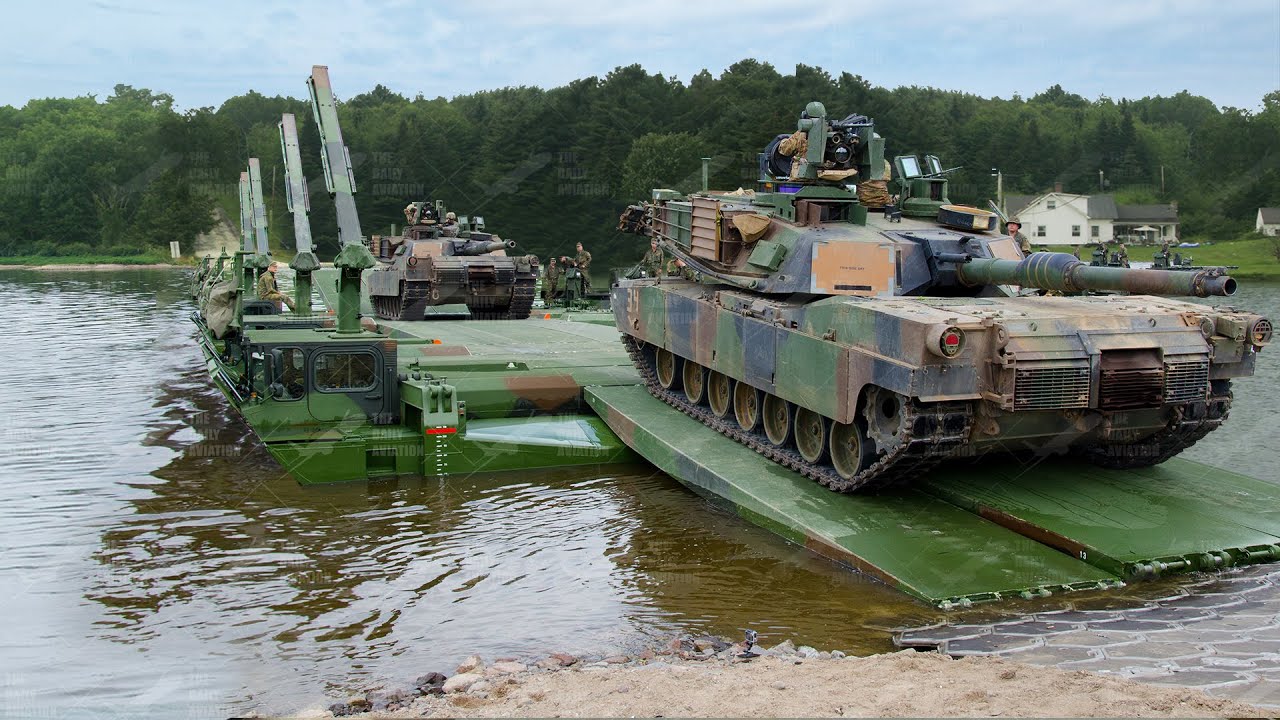 US Builds Heavy M3 Floating Bridge to Cross 60 Ton Tanks in Minutes