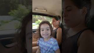 ela gosta de cantar