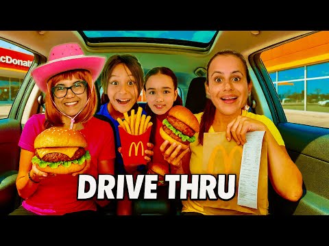 PEDINDO TUDO QUE A PESSOA DA FRENTE PEDIR NO MCDONALDS! 🍟🍔
