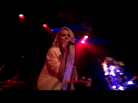 Kyla La Grange - Cut Your Teeth (Kygo Remix) (Live@Debaser Medis)