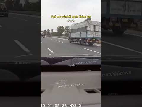 Quá may mắn khi người không sao 😨 #giaothong #antoangiaothong #mayman #laixeantoan