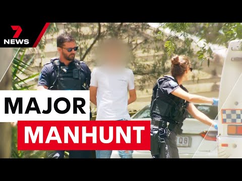 Suburb locked down on Christmas Eve as police hunt for armed trio | 7NEWS