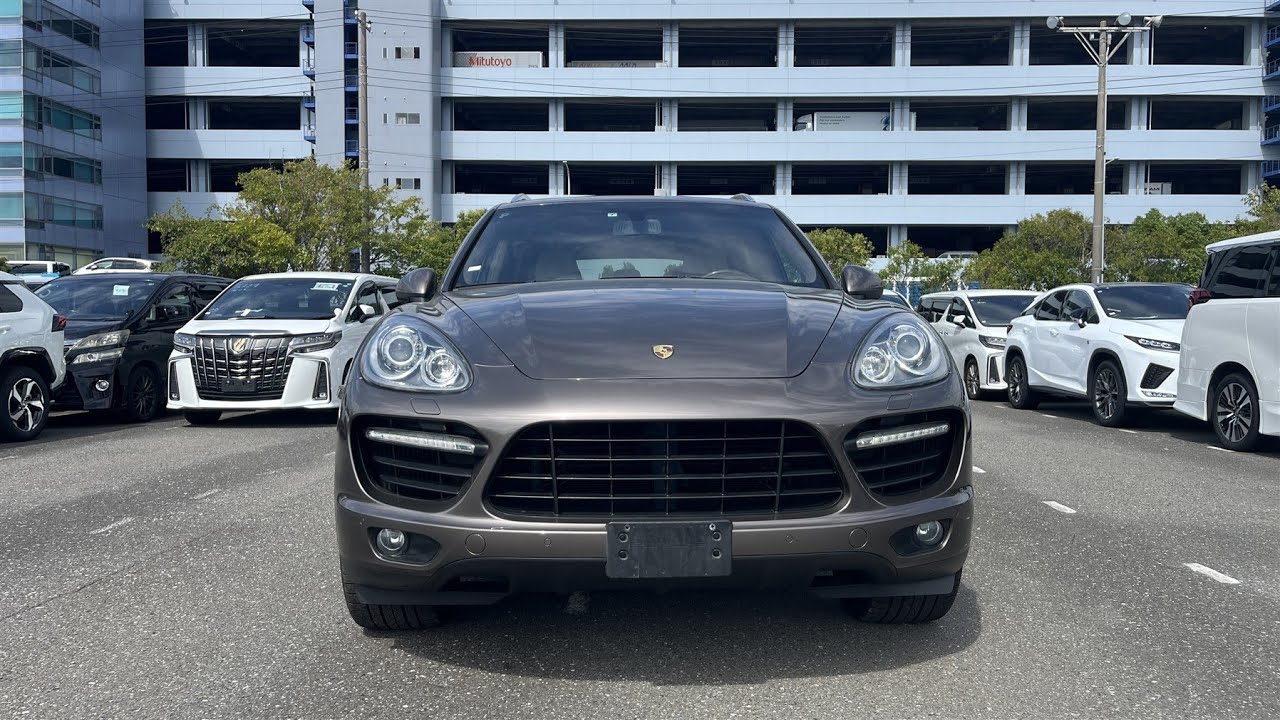 Video preview of Porsche Cayenne Turbo (2011)