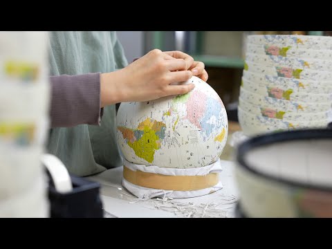地球儀を作るプロセス。創業80年以上、日本の地球儀づくりの先駆者から引き継がれる技術の裏側【株式会社 渡辺教育製作所】