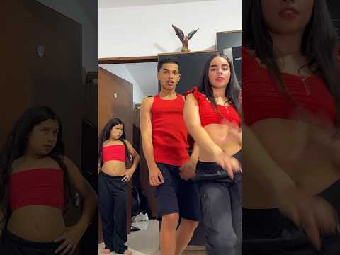 OLHA A REAÇÃO DA EMILLY !!!