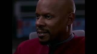 USS Defiant rescues Dukat under Klingon attack