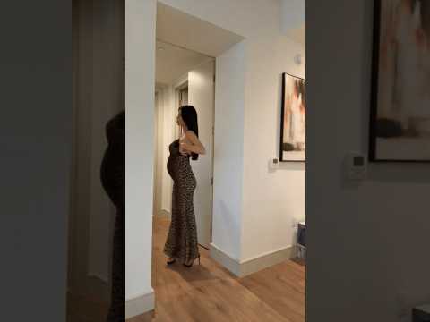 The glowing wizard liz bump update heehe!!🥳😍🤷♀️ #thewizardlizcommunity #positiveaffirmations