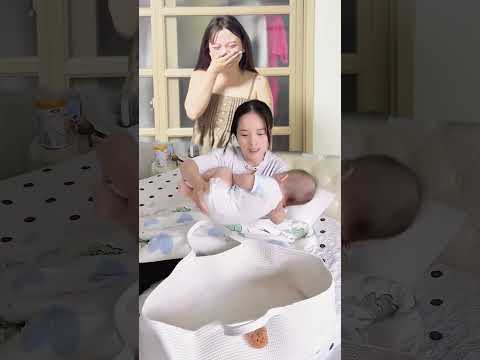 baby playing with <strong>mom</strong> <strong>is</strong> so funny 🤓🤓🤤😎😝😘😘아기가 엄마와 노는 모습이 너무 웃겨요