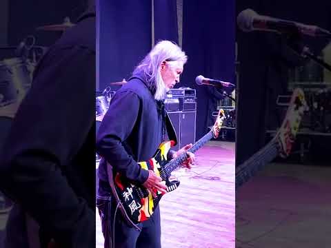 George Lynch Shreds in Lock Mode with his Morley Dragon 2 Wah