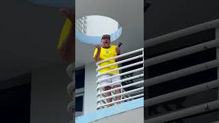 1 Brazil Fan v 20,000 Scots 🤣