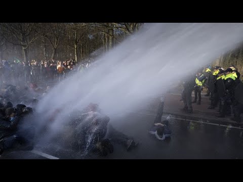Ολλανδία: Επεισοδιακή διαδήλωση των ακτιβιστών της Extinction Rebellion