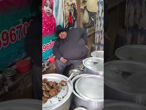 Har 10 minat par khana khaten hain 🤣