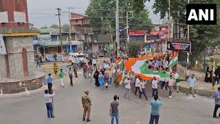 Hundreds Participate in Tiranga rally in Pulwama district of South Kashmir