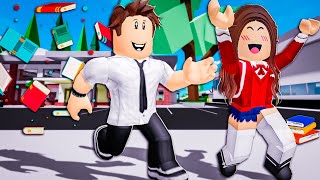 FUGIMOS DA ESCOLA | Historinhas no Brookhaven