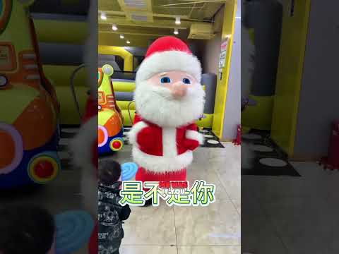 🎅✊ Santa threw the first punch!#funny