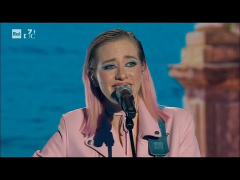 Sen canta "Pensiero stupendo" - Dalla strada al palco 05/03/2024