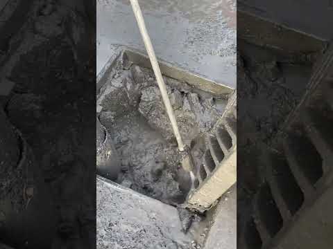 LOOK HOW DEEP IT IS!? #oddlysatisfying #satisfying #hydrovac #excavation #excavator #asmr #operator