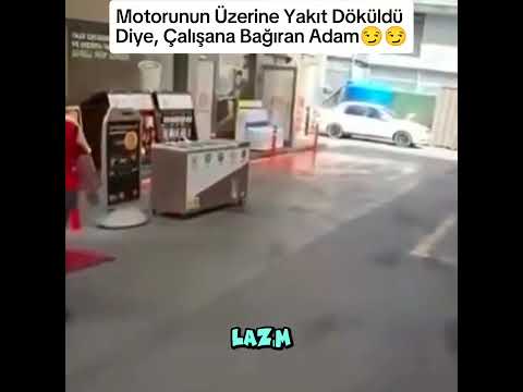 Motorunun Üzerine Benzin Dağıldı Diye, Annesi Yaştakı Kadına Bağıran Adam💔💔