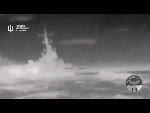 Drone navale ucraino distrugge la nave russa in Crimea: il video dell’esplosione