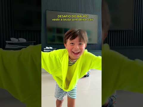 Desafio do balão: quem vestir a blusa primeiro ganha #shortsviral #diversão #kids #comedia