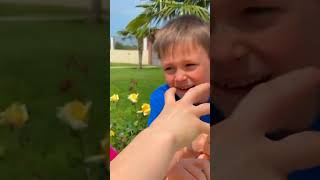 Алекс и Настя играют с шариками и изучают цвета Daddy fingers family song balloons #shorts #5 rus