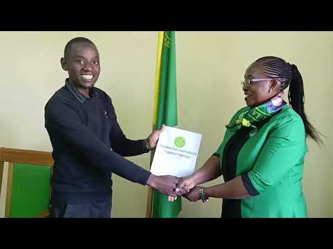 GRACE TENDEGA ALIEYEKUWA M/KITI WA LAAC BUNGENI ACHUKUA FOMU FOMU UBUNGE KALENGA AJAZA  NA KUREJESHA