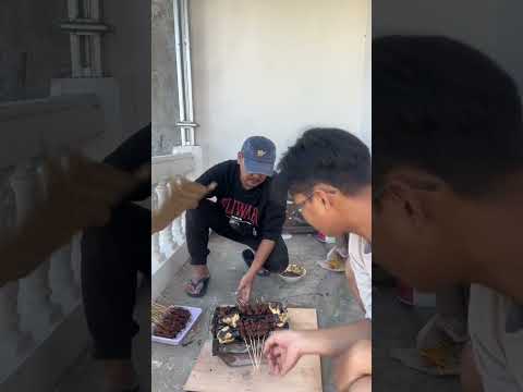 Nyate nyate daging Idul Qurban