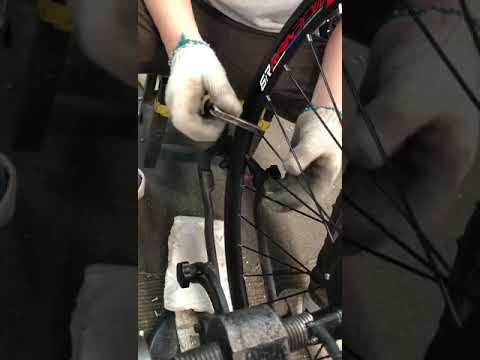 How to adjust and tighten the wheel spokes AN-EB004