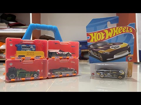 Reviewing and unboxing Fast FeLion | Hotwheels unboxing & review