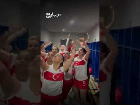 Hokey Avrupa 3.’sü Ümit Milli Takımımızın Soyunma Odasındaki Coşku