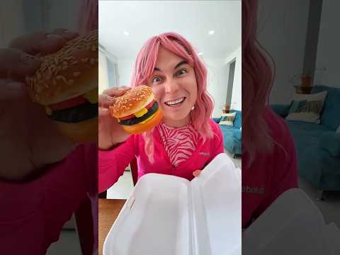 Broma de la comida falsa 😂🍔