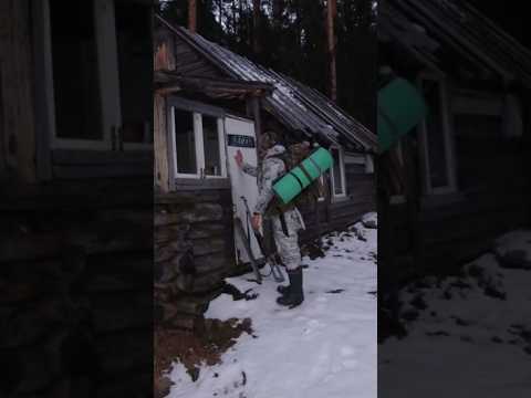 НАШЁЛ ИЗБУ В ДИКОМ ЛЕСУ #изба #рыбалка #зима